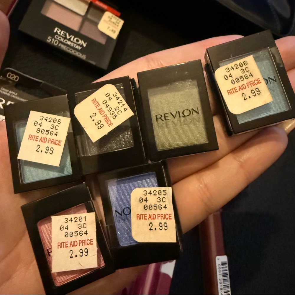 Revlon makeup bundle - Picture 14 of 15